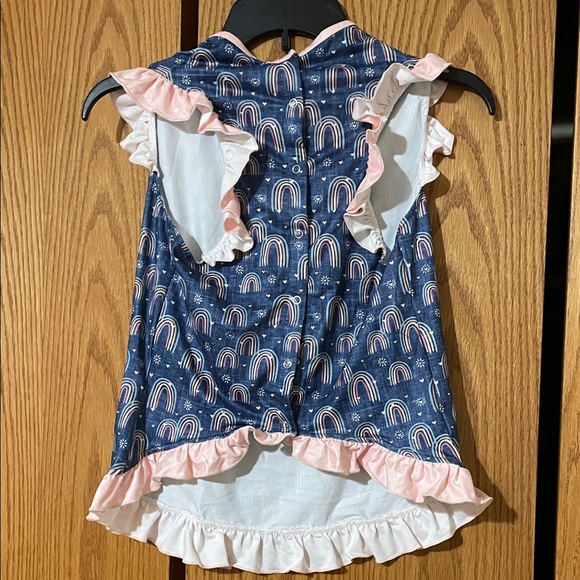 🌈 Rainbow Pet Ruffle Shirt - Picture 6 of 7